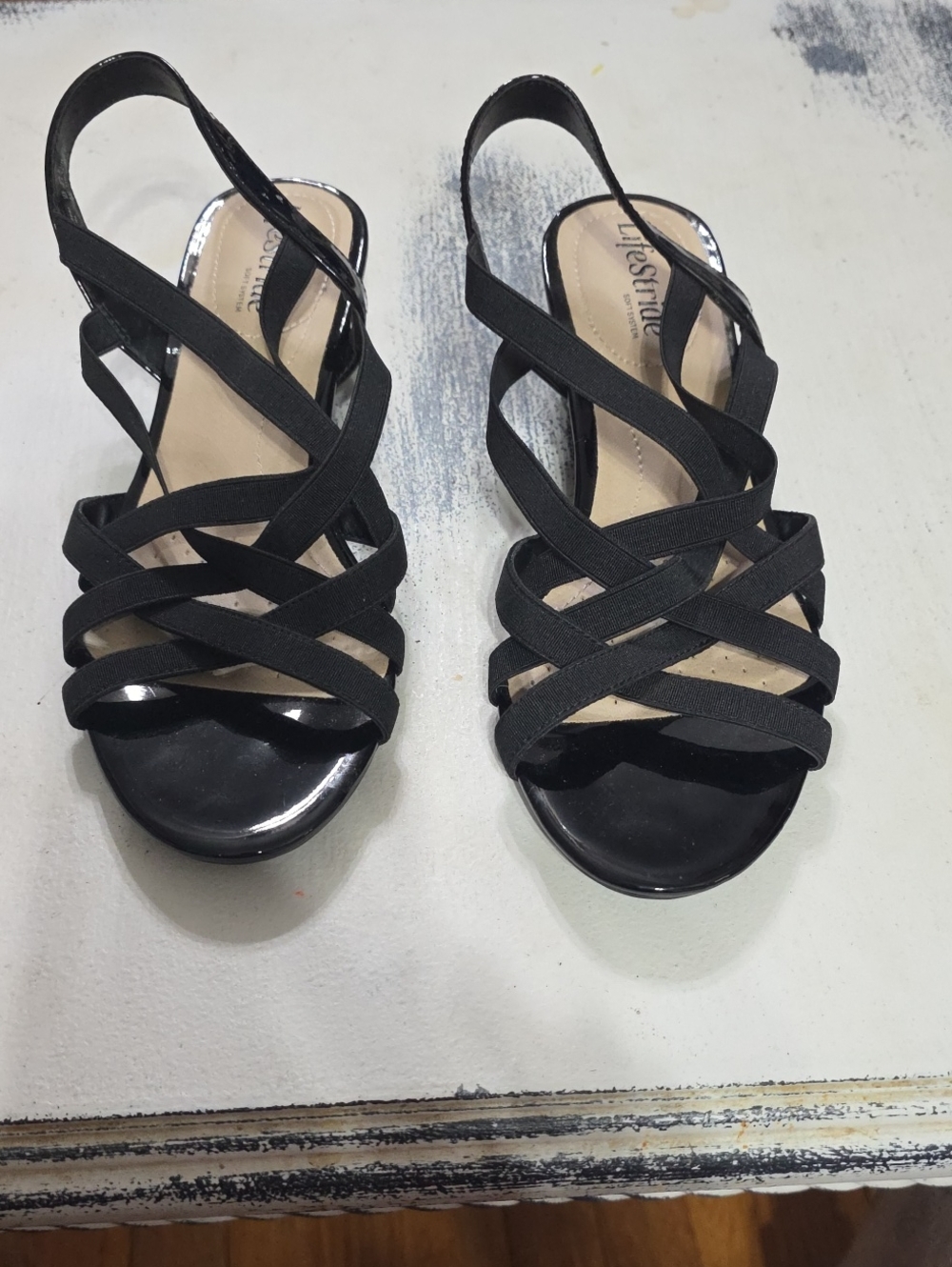 Lifestride Soft System Women's Sandals Glossy Black Strappy Low Wedge Sz 8 EUC